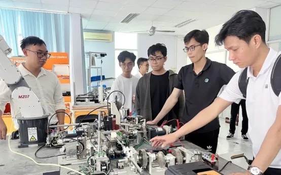 Cung cấp các mô hình đào tạo vi mạch bán dẫn