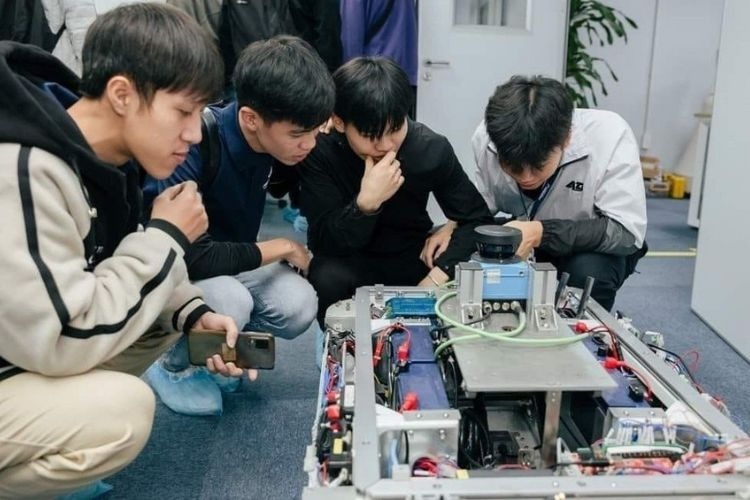 Tư vấn, hỗ trợ sử dụng thiết bị tại phòng thực hành