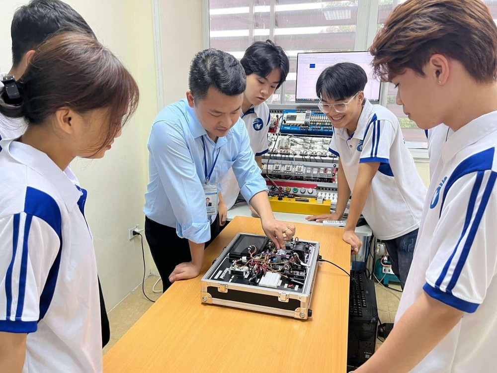 Phòng đào tạo công nghệ bán dẫn